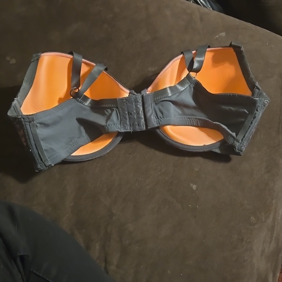 2 bras - Picture 7 of 9